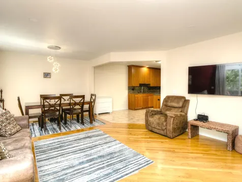 205 Taylor Court Buffalo Grove IL 60089