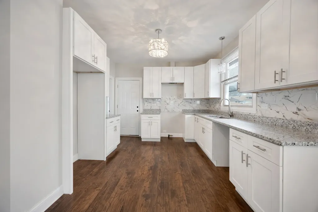 1328 West 98th Street Chicago IL 60643