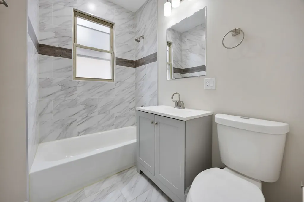 1328 West 98th Street Chicago IL 60643