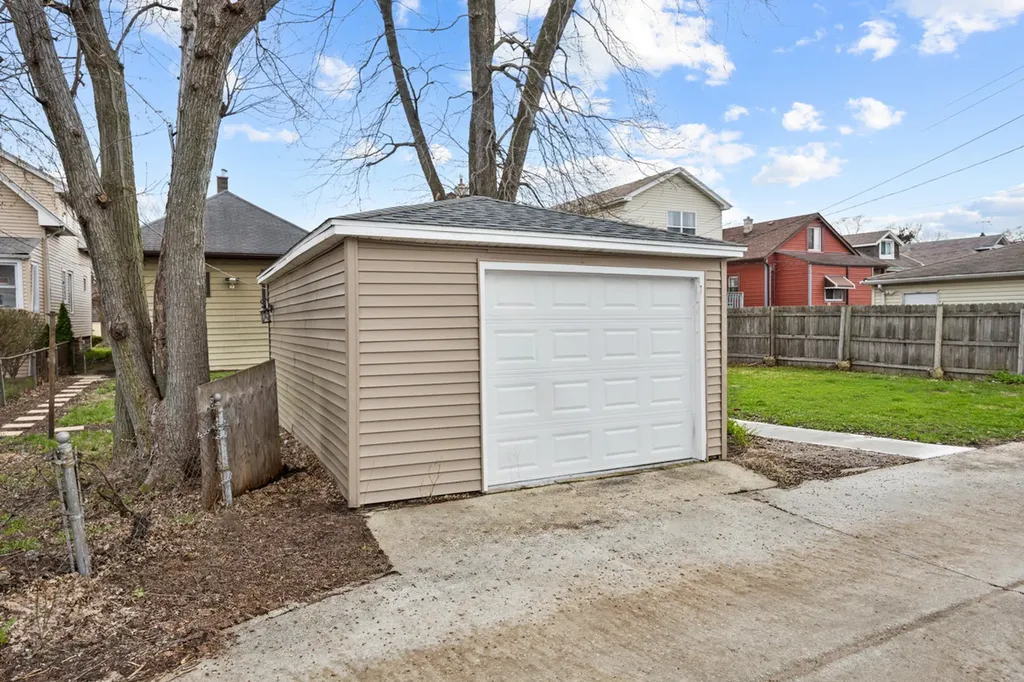 1328 West 98th Street Chicago IL 60643