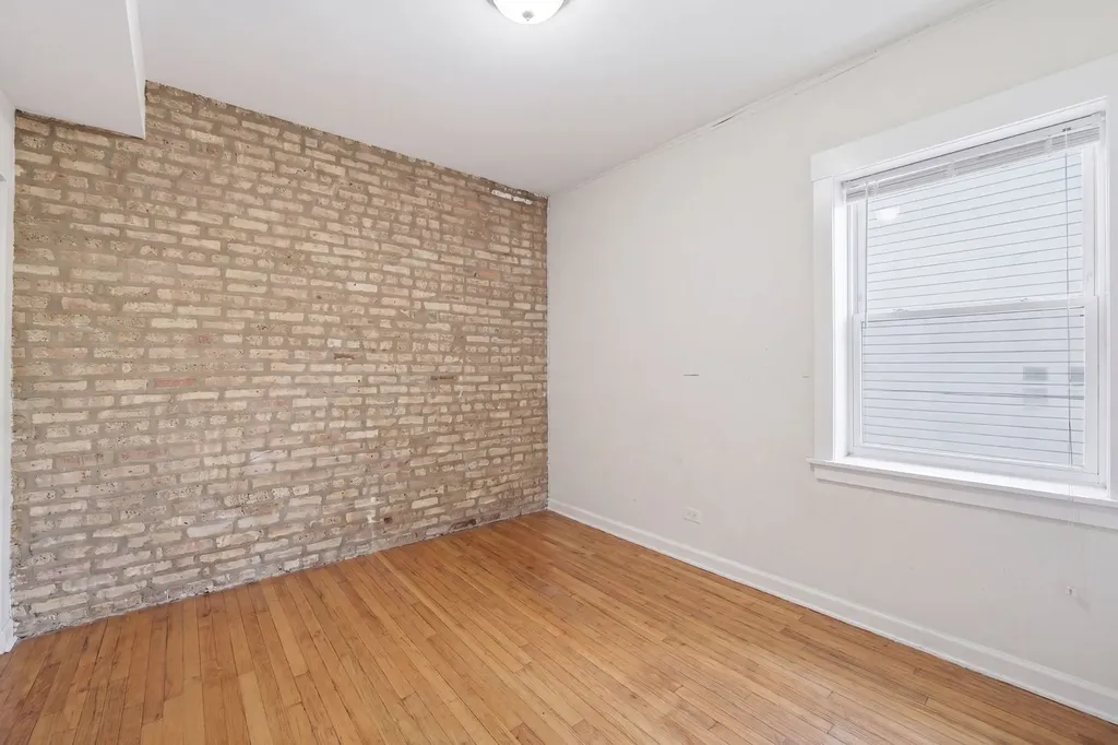4343 North Sacramento Avenue Chicago IL 60618