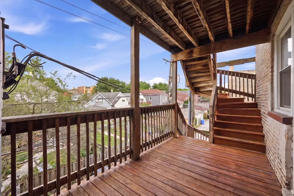4343 North Sacramento Avenue Chicago IL 60618