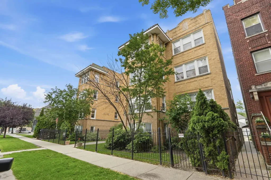 4343 North Sacramento Avenue Chicago IL 60618