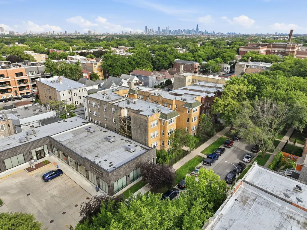 4343 North Sacramento Avenue Chicago IL 60618
