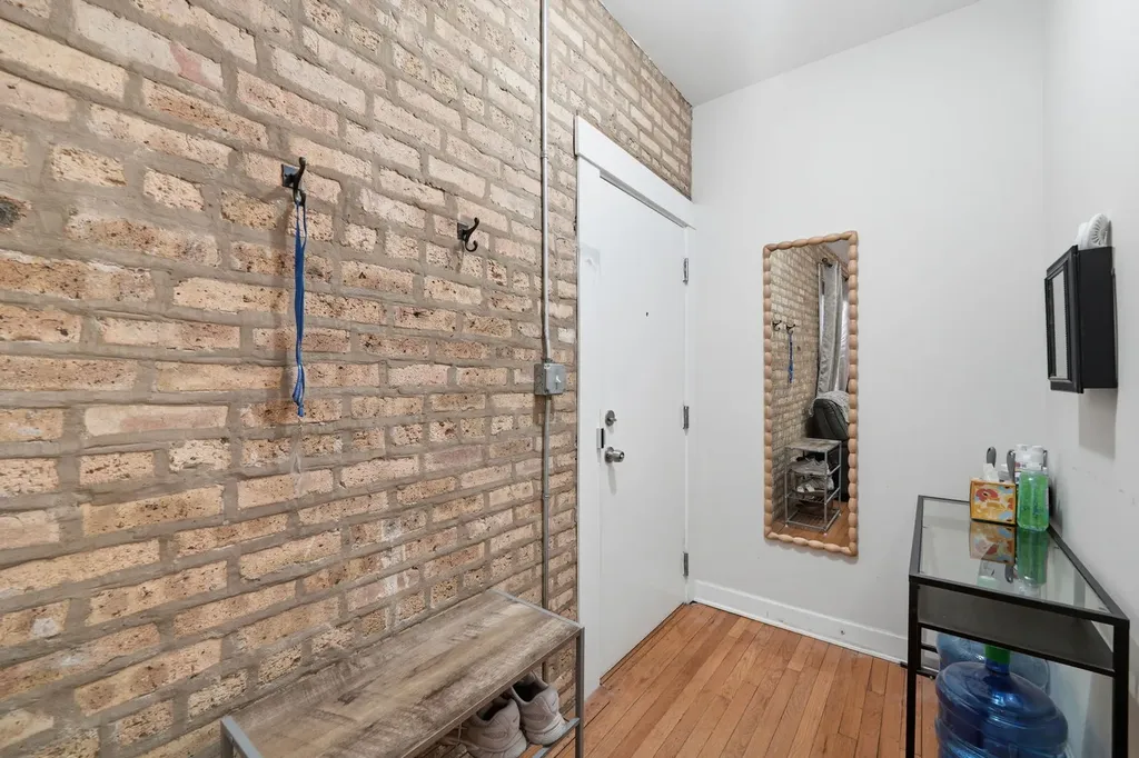 4343 North Sacramento Avenue Chicago IL 60618