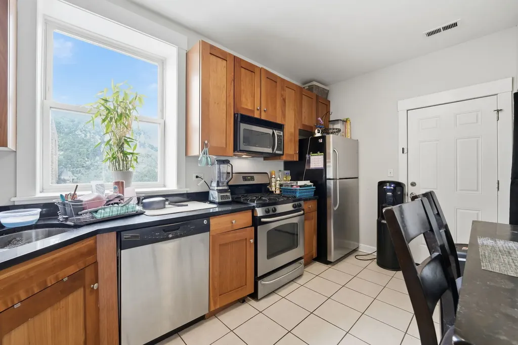 4343 North Sacramento Avenue Chicago IL 60618