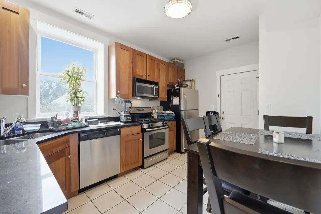 4343 North Sacramento Avenue Chicago IL 60618