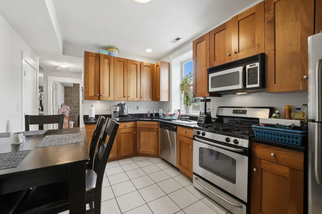 4343 North Sacramento Avenue Chicago IL 60618