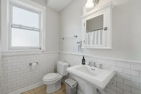 4343 North Sacramento Avenue Chicago IL 60618