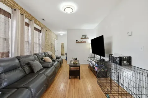4343 North Sacramento Avenue Chicago IL 60618