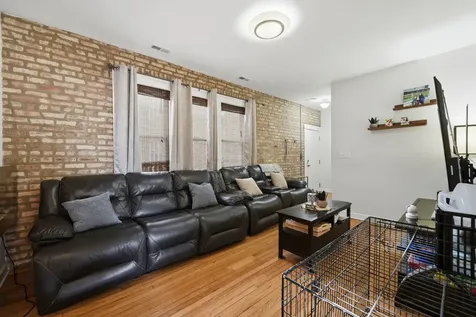 4343 North Sacramento Avenue Chicago IL 60618
