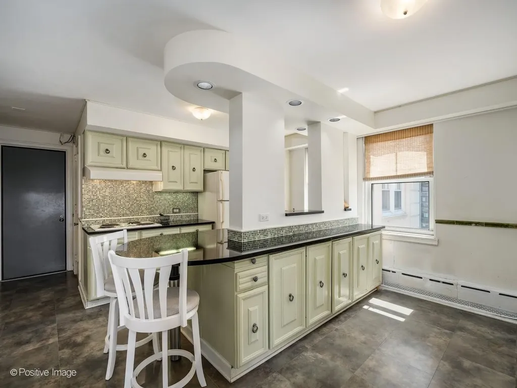 5555 North Sheridan Road Chicago IL 60640