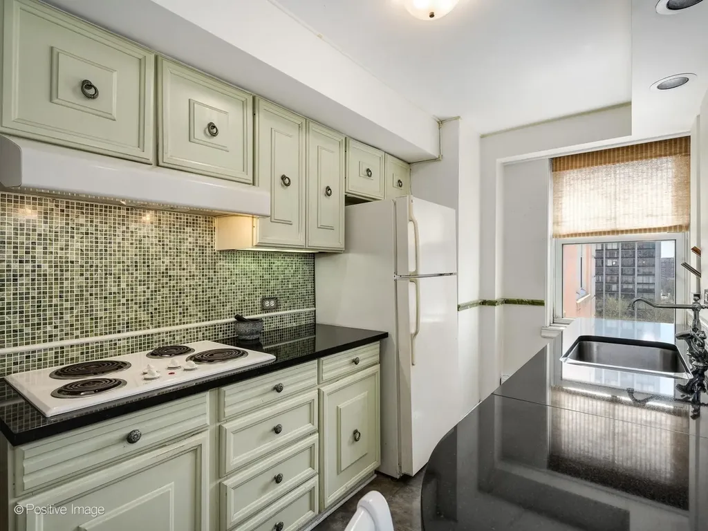 5555 North Sheridan Road Chicago IL 60640