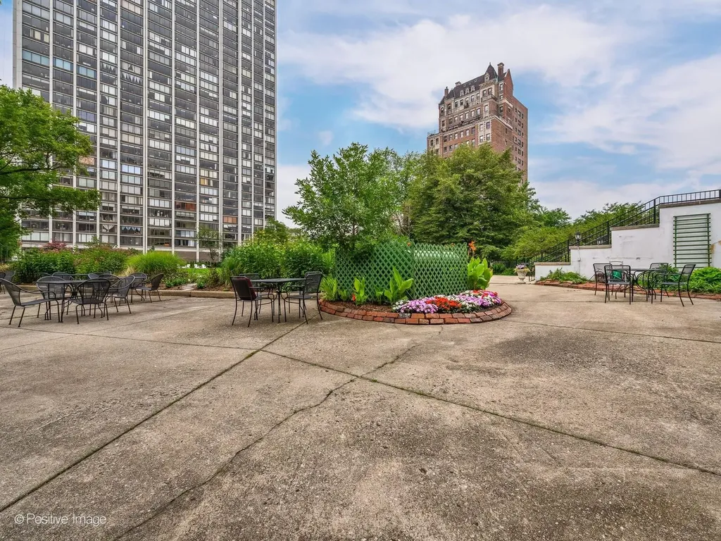 5555 North Sheridan Road Chicago IL 60640