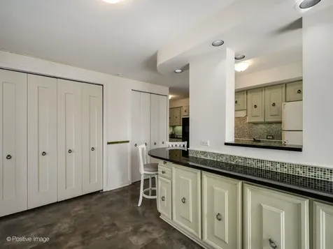 5555 North Sheridan Road Chicago IL 60640