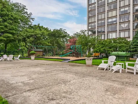 5555 North Sheridan Road Chicago IL 60640