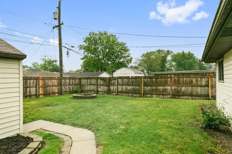 17303 Chicago Avenue Lansing IL 60438