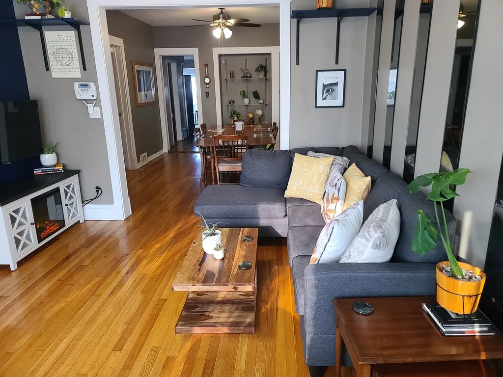 2223 North Keeler Avenue Chicago IL 60639