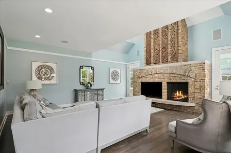 1177 Edgewood Road Lake Forest IL 60045