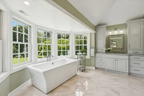 1177 Edgewood Road Lake Forest IL 60045