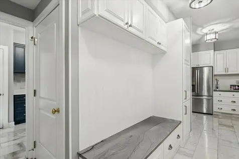 1177 Edgewood Road Lake Forest IL 60045