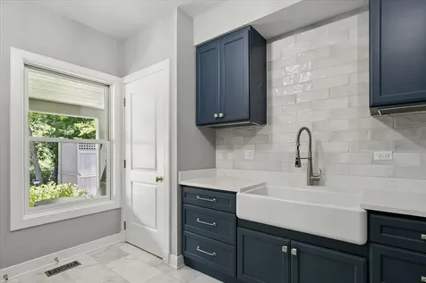 1177 Edgewood Road Lake Forest IL 60045