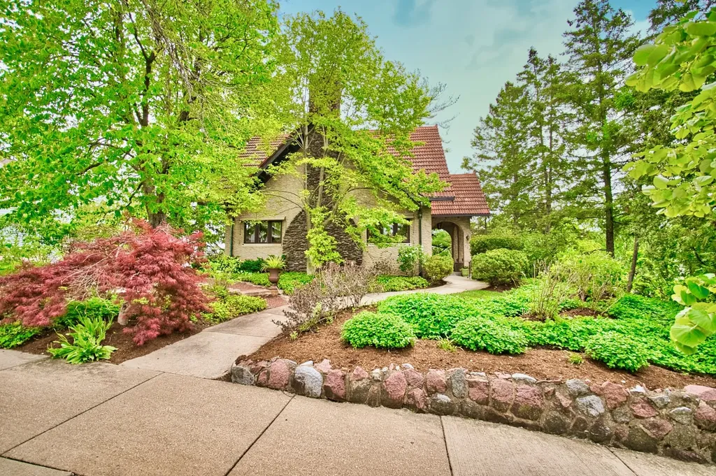 104 North Julian Street Naperville IL 60540