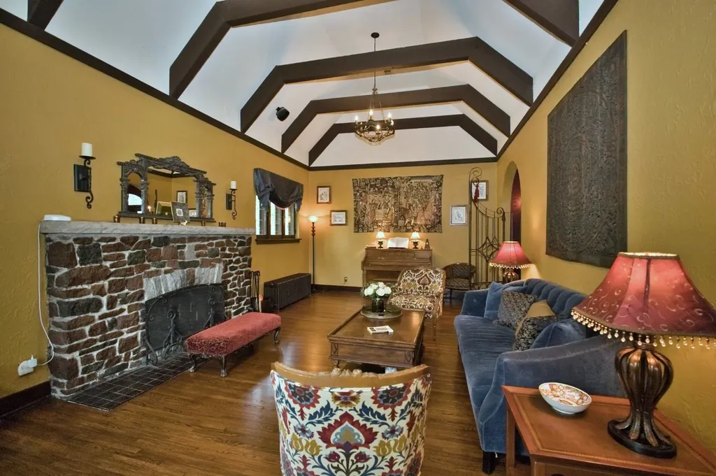 104 North Julian Street Naperville IL 60540