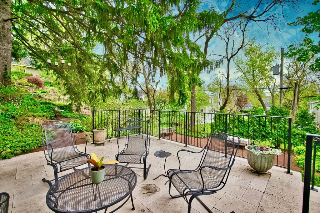 104 North Julian Street Naperville IL 60540