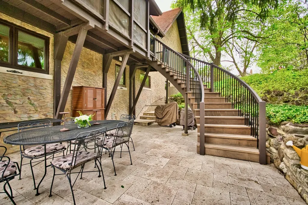 104 North Julian Street Naperville IL 60540