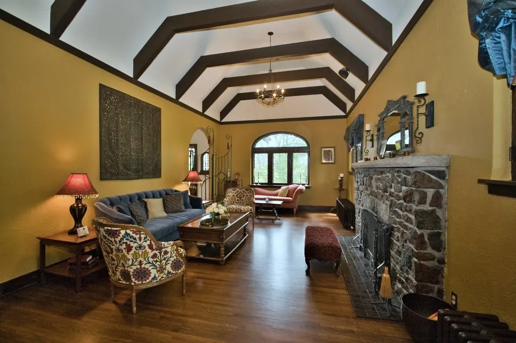 104 North Julian Street Naperville IL 60540