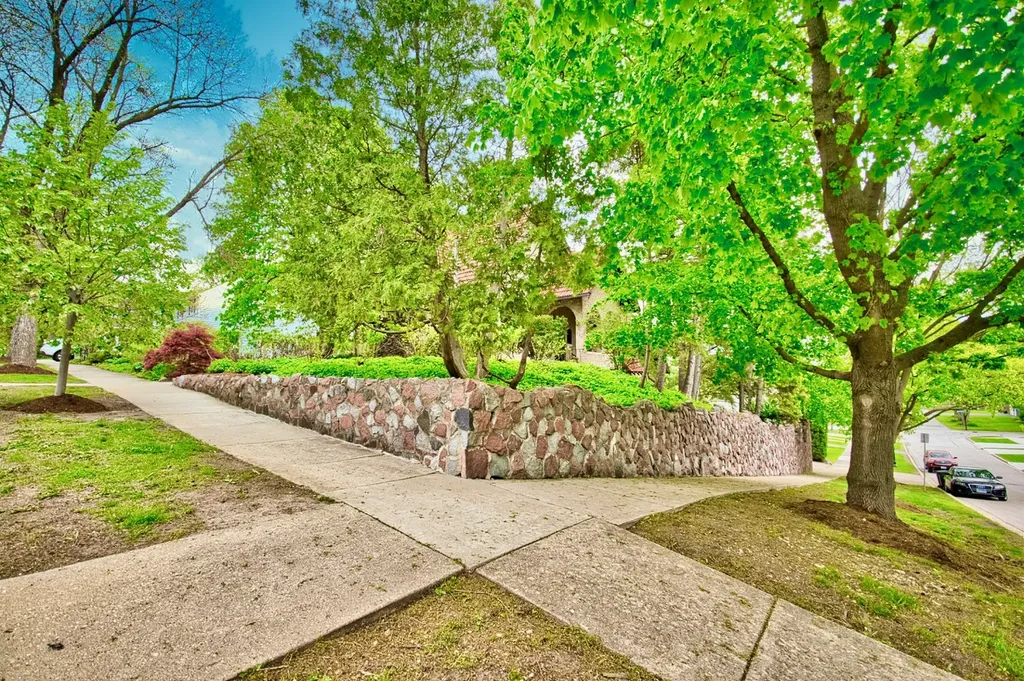 104 North Julian Street Naperville IL 60540