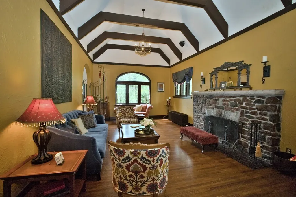 104 North Julian Street Naperville IL 60540