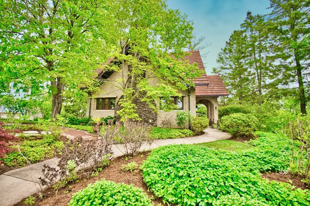 104 North Julian Street Naperville IL 60540