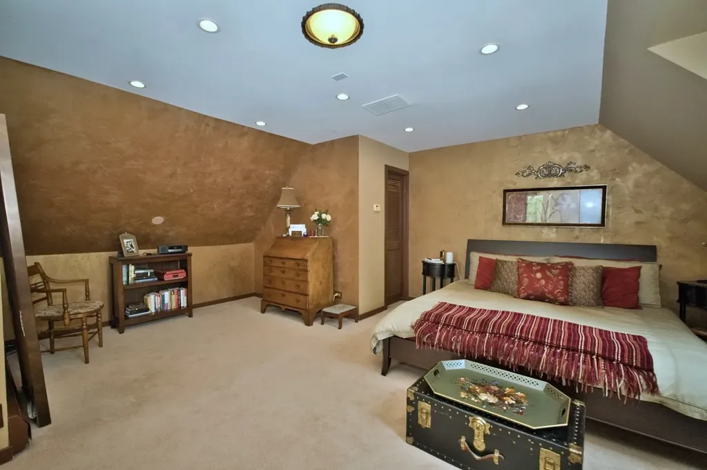 104 North Julian Street Naperville IL 60540