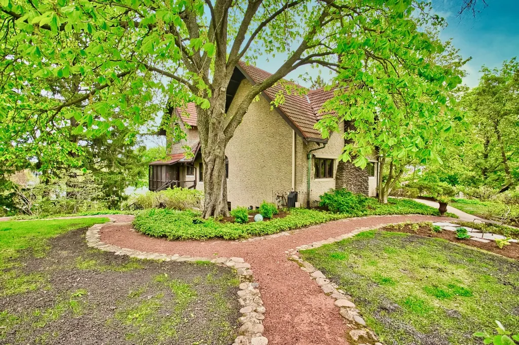 104 North Julian Street Naperville IL 60540