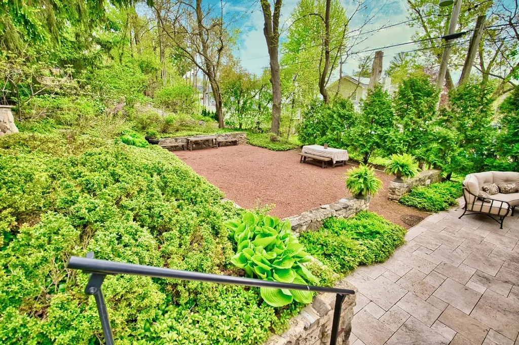 104 North Julian Street Naperville IL 60540