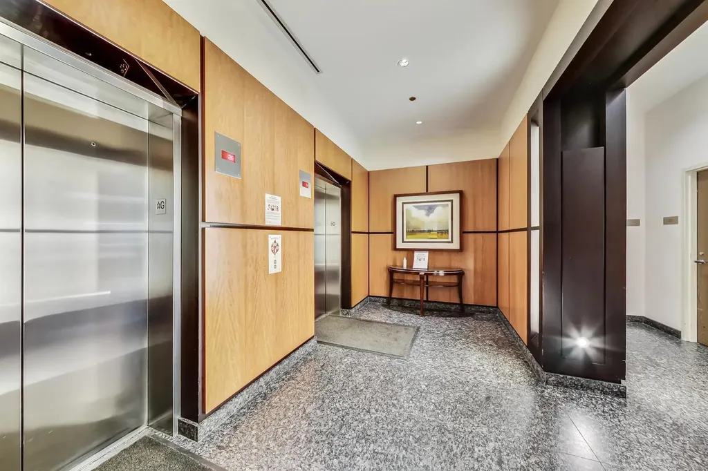 160 East Illinois Street Chicago IL 60611