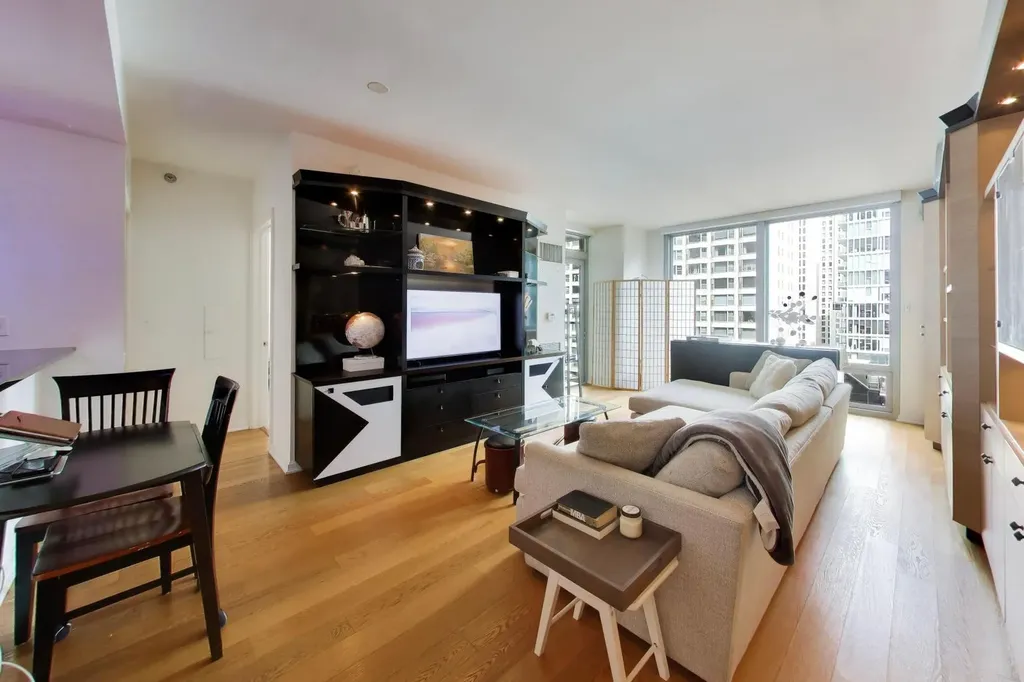 160 East Illinois Street Chicago IL 60611