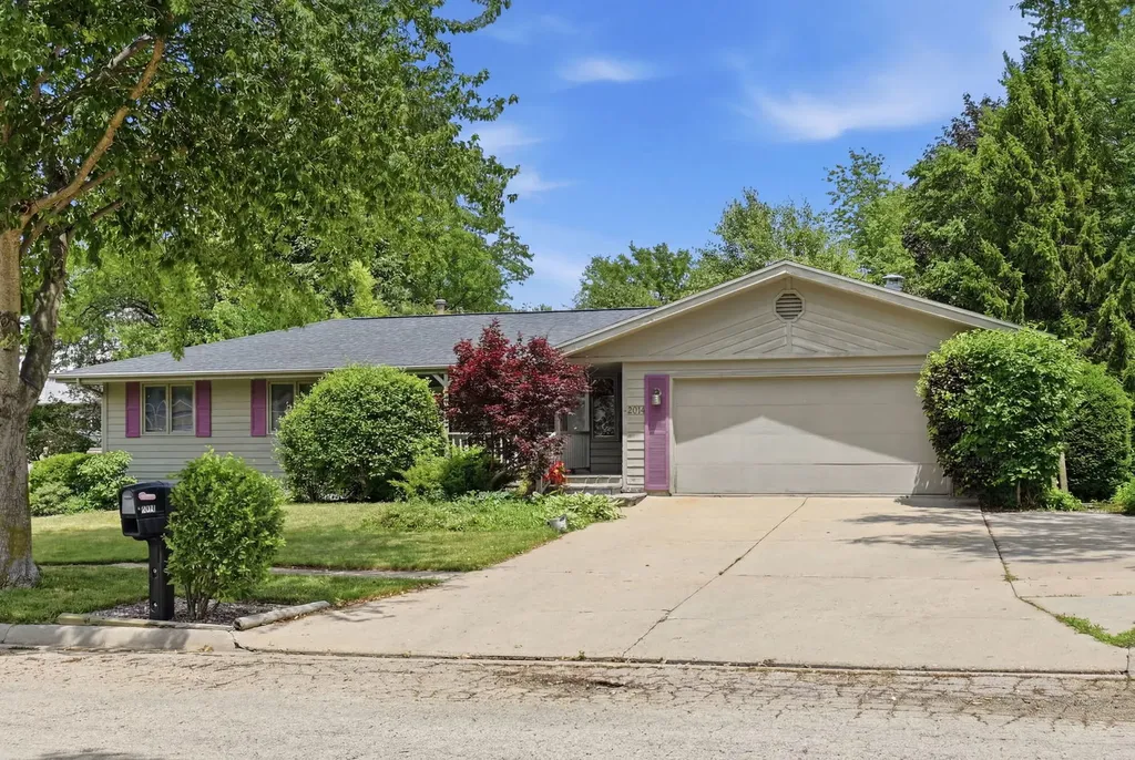2014 Cimarron Drive Freeport IL 61032