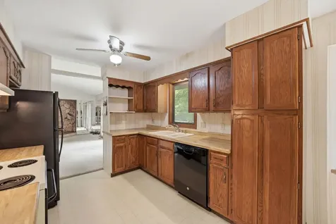 2014 Cimarron Drive Freeport IL 61032