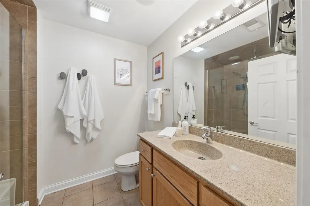 2025 South Indiana Avenue Chicago IL 60616