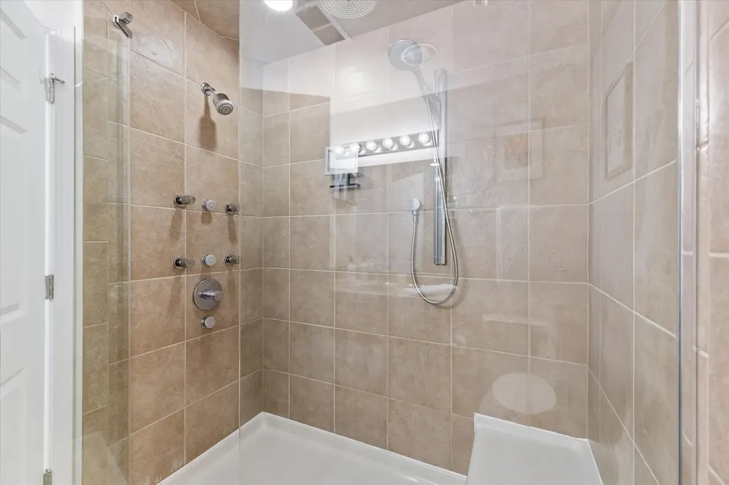 2025 South Indiana Avenue Chicago IL 60616