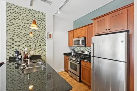 2025 South Indiana Avenue Chicago IL 60616