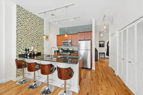 2025 South Indiana Avenue Chicago IL 60616