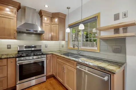 408 South Elmwood Drive Aurora IL 60506