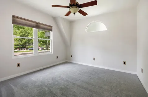 408 South Elmwood Drive Aurora IL 60506