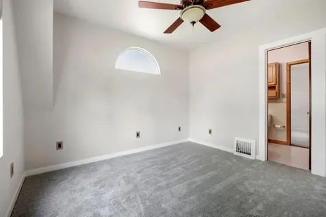 408 South Elmwood Drive Aurora IL 60506