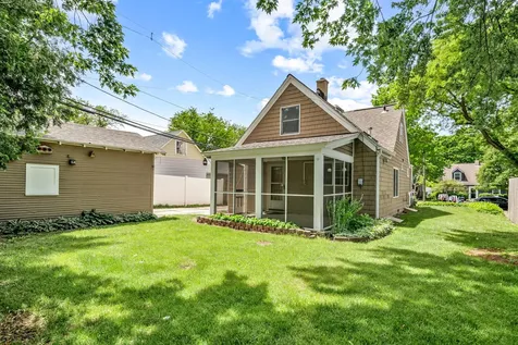 408 South Elmwood Drive Aurora IL 60506