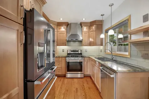 408 South Elmwood Drive Aurora IL 60506